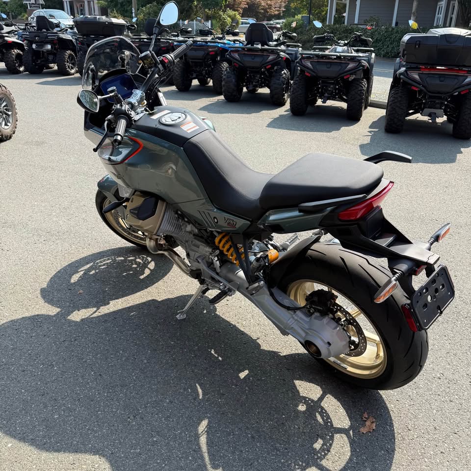 2025 V100 MANDELLO S VERDE GHIACCIO - 0003