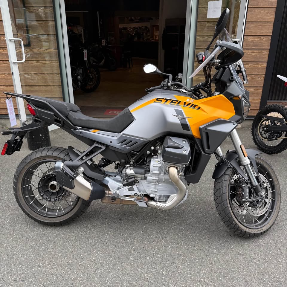 2025 Moto Guzzi Stelvio PFF - GIALLO SAVANA - 0160 DEMO