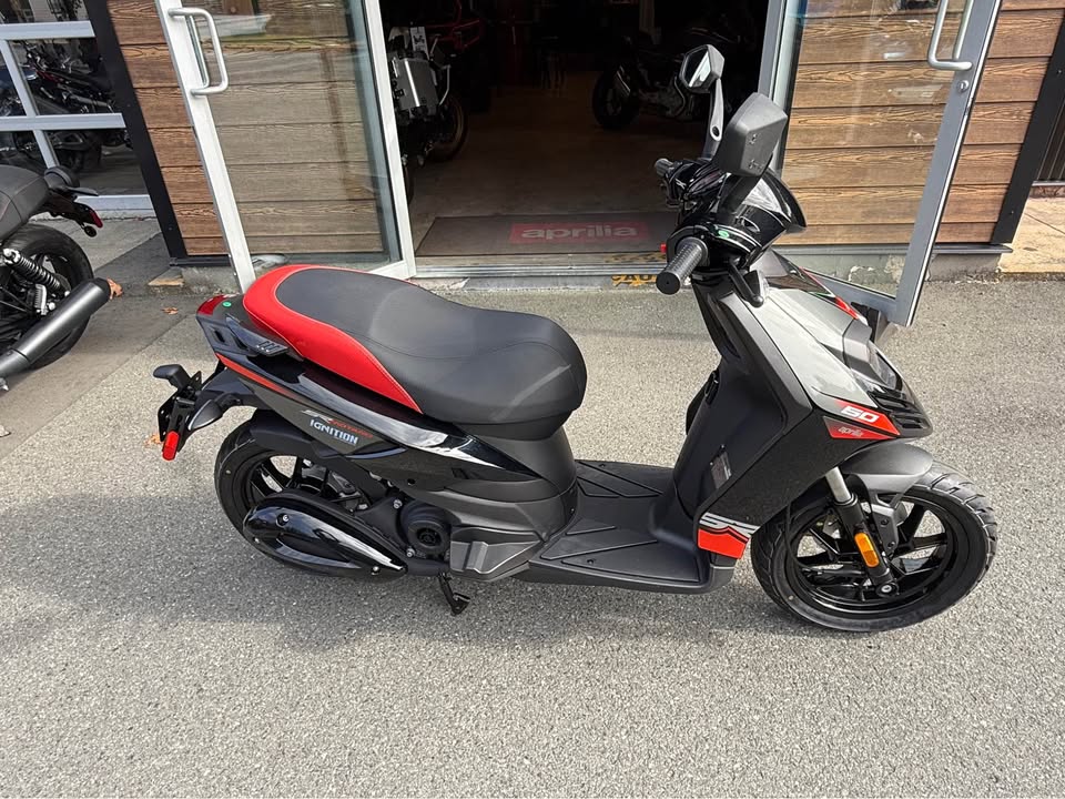 2027 Aprilia SR 50 MT