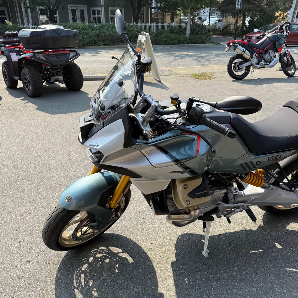 2025 V100 MANDELLO S VERDE GHIACCIO - 0003