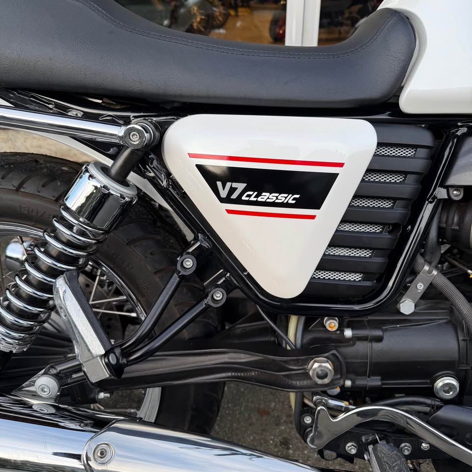 2010 MOTO GUZZI V7 CLASSIC - 3813