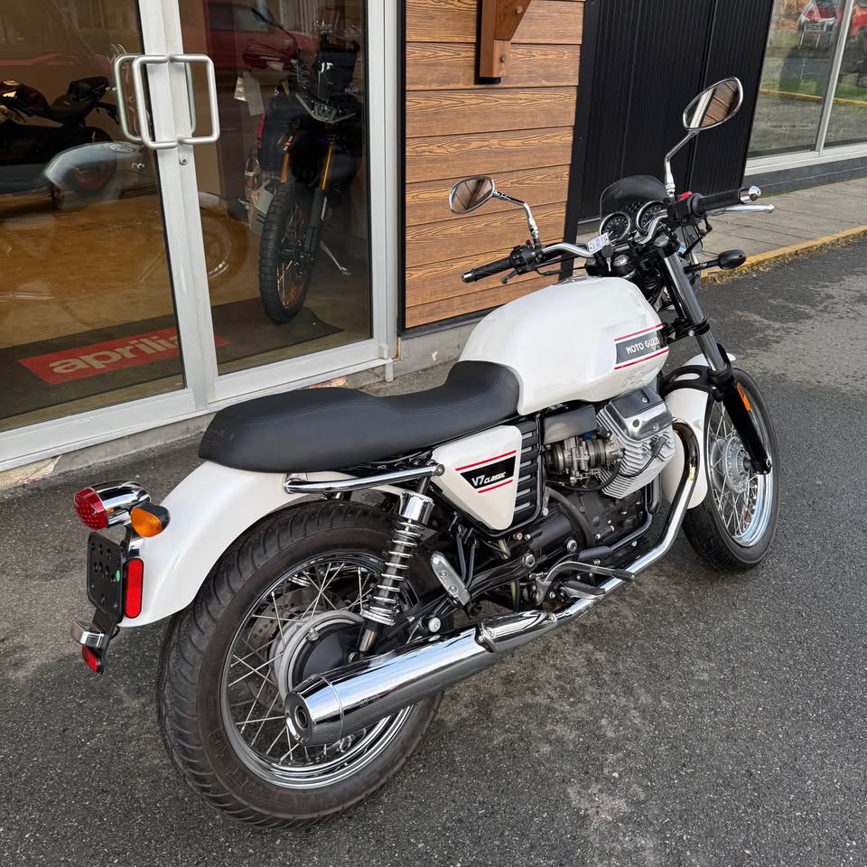2010 MOTO GUZZI V7 CLASSIC - 3813
