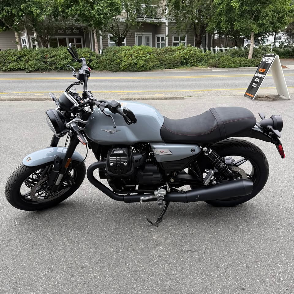2027 Moto Guzzi V7 Sport - Grigio Lario - 0160 - SOLD
