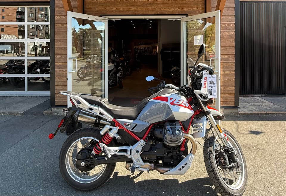 2027 Moto Guzzi V85 TT – SKU-01327