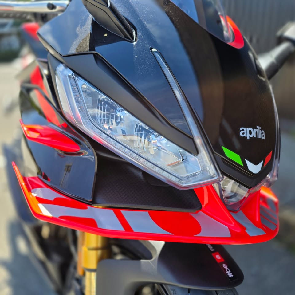 2026 APRILIA TUONO 660 FACTORY DARK BANSHEE SKU-01272 — Blackpurl photo 2 [bp1:SKU-01272:e70f7f811ada94e17a384bfbce23307e]