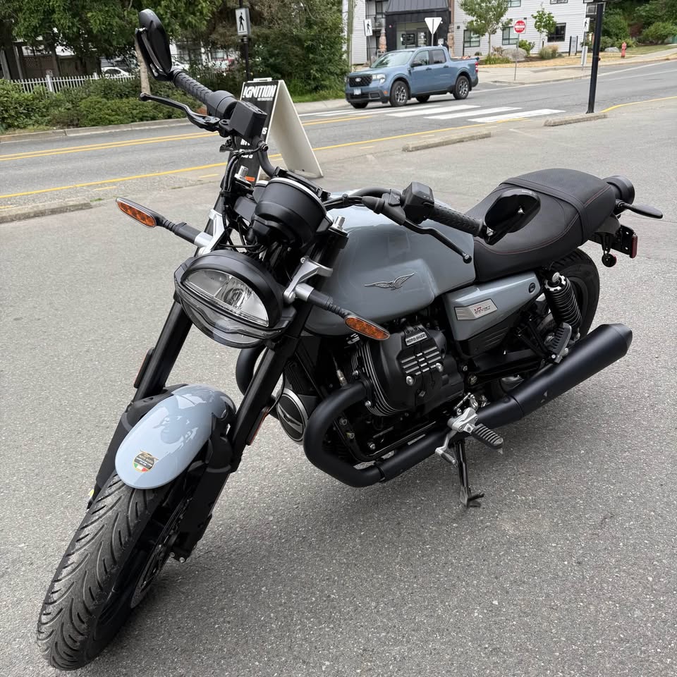 2027 MOTO GUZZI V7 SPORT LAKE COMO GRAY SKU-01355 — Blackpurl photo 4 [bp1:SKU-01355:4ad1f451239454b5d76126cae91d8b4b]