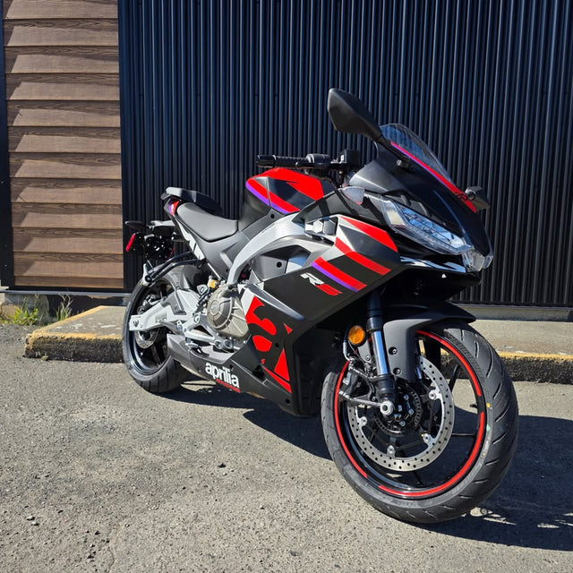 2026 APRILIA RS 457 RACING STRIPE SKU-01363 — Blackpurl photo 1 [bp1:SKU-01363:eef027bea3c4746ef0ae9abb2fe71416]
